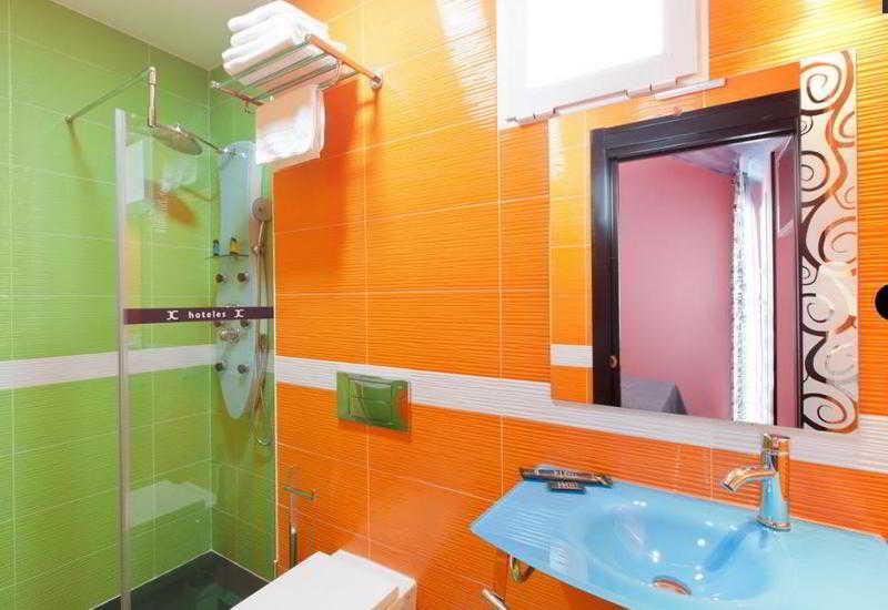 Jc Rooms Santo Domingo Мадрид Екстериор снимка