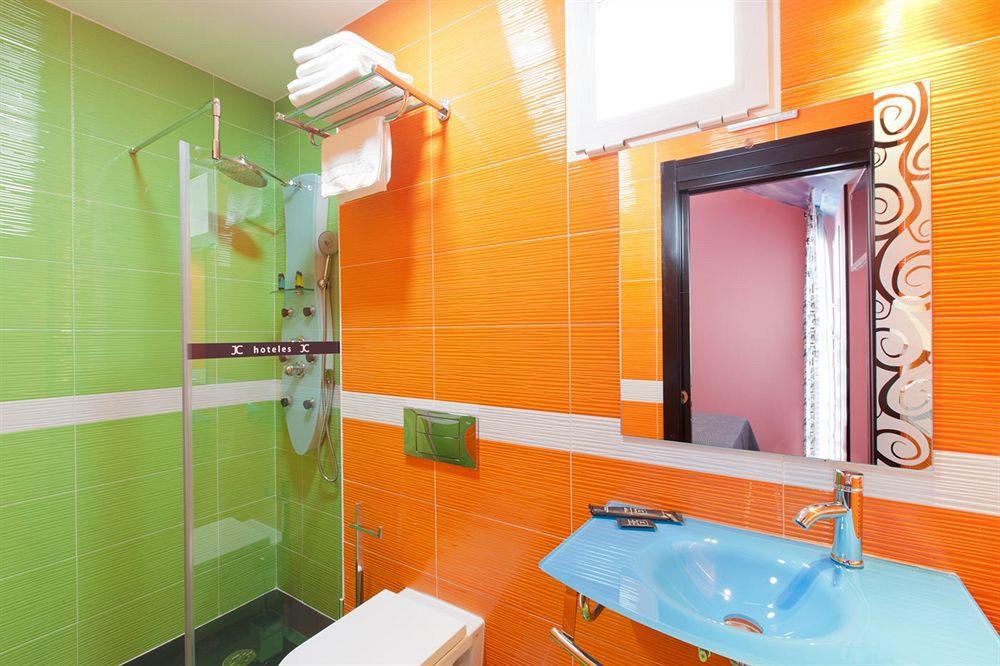 Jc Rooms Santo Domingo Мадрид Екстериор снимка