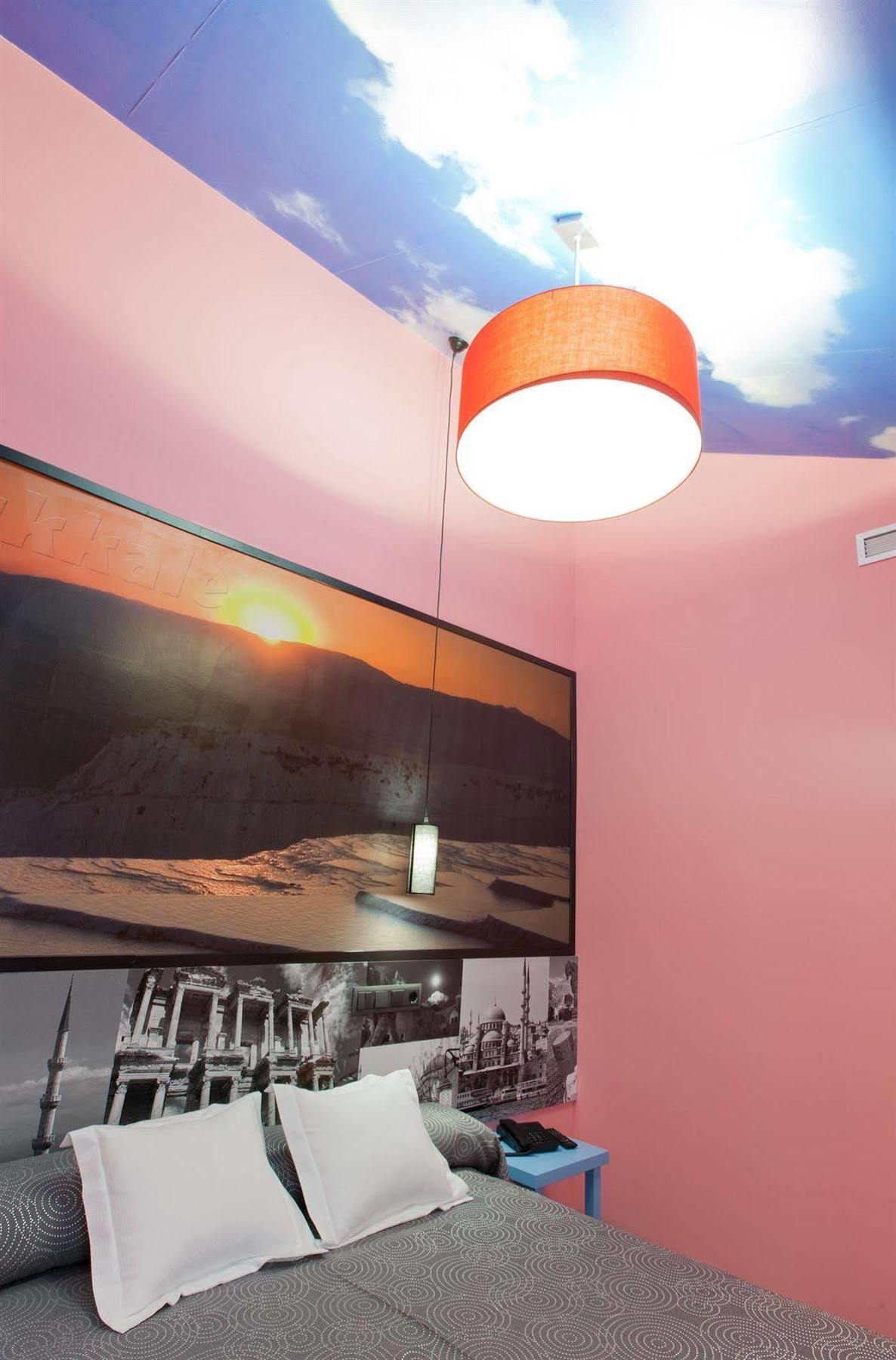 Jc Rooms Santo Domingo Мадрид Екстериор снимка